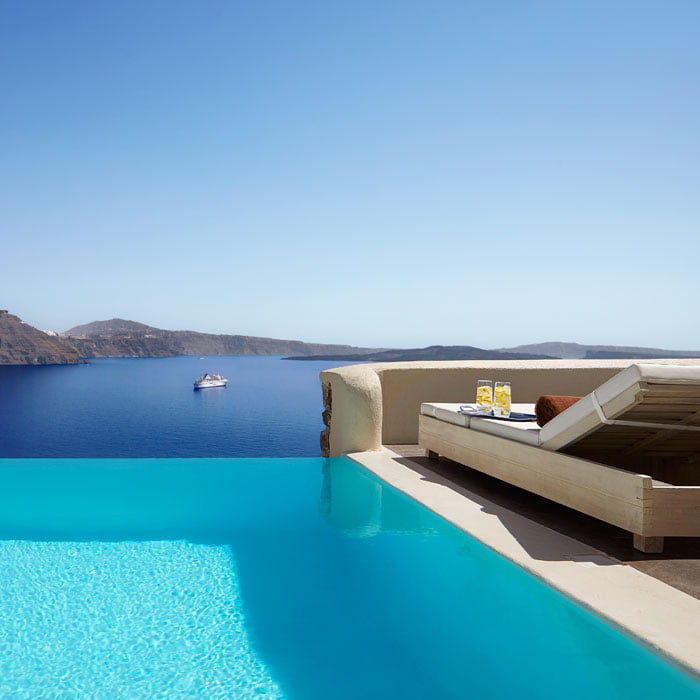 Santorini Luxury Hotels Mystique 01