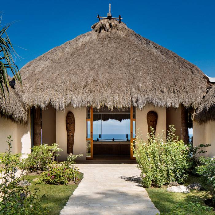 Luxury Villa Lantoro Indonesia 01